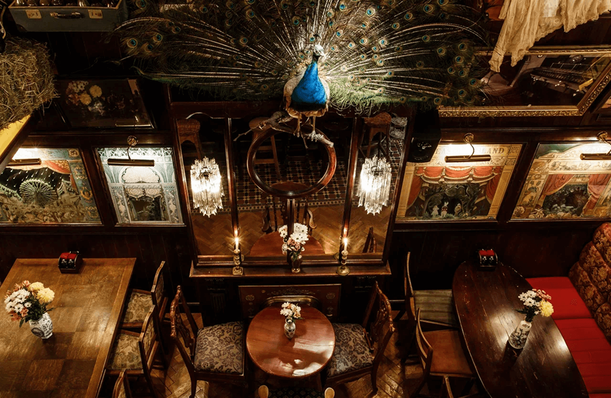 Скидка 25% в ресторане The Abbey Players)