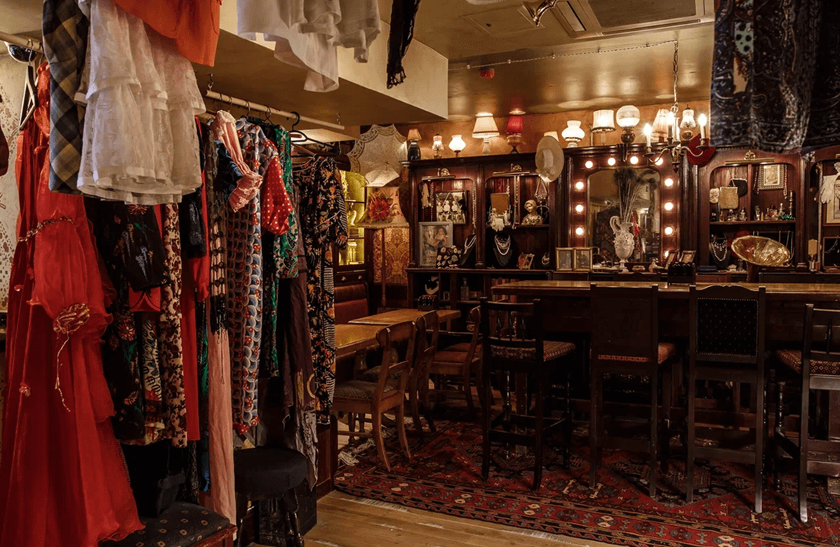 Скидка 25% в ресторане The Abbey Players)