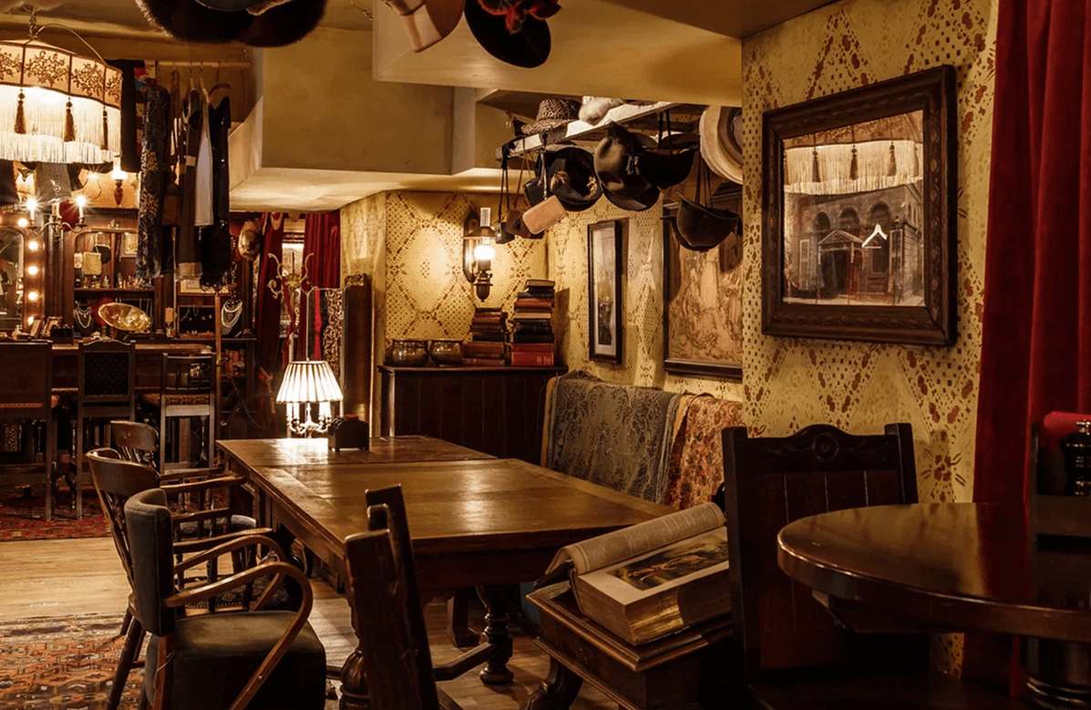 Скидка 25% в ресторане The Abbey Players)